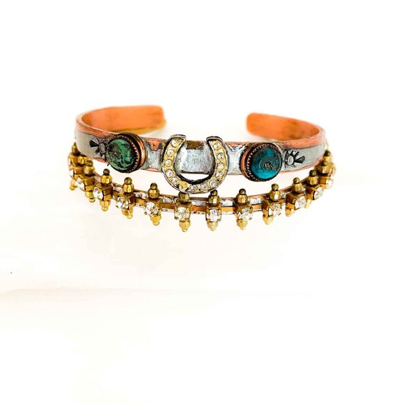 Lucky Horseshoe Turquoise Cuff - Picture 3 of 4